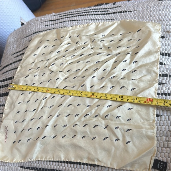 Scarf - Picture 6 of 7